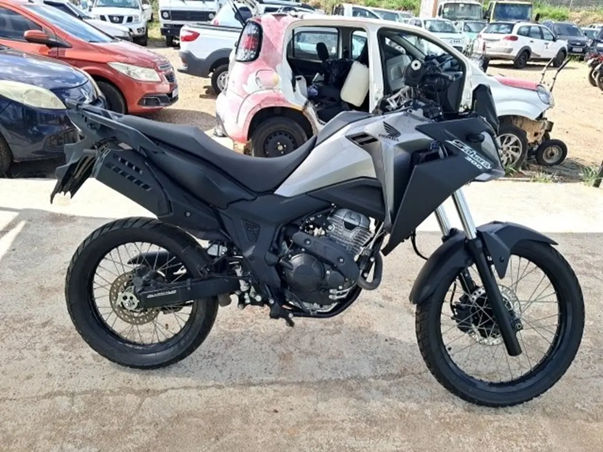 Motos Honda XRE Sahara e Bros a partir de 3 mil reais em até 60x no leilão de Frota