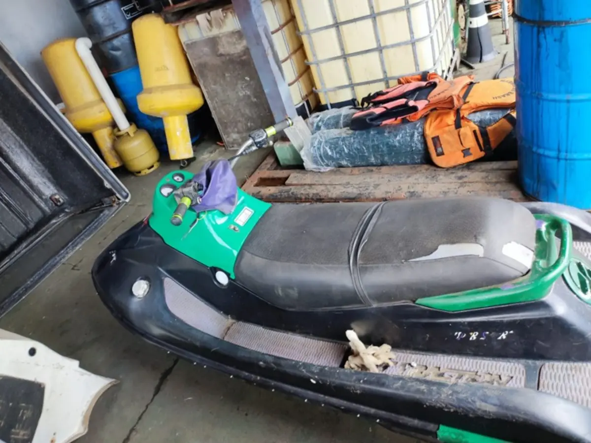 Leilão da Marinha tem Lancha e Caminhão assim como Jet ski a partir de 2 mil reais