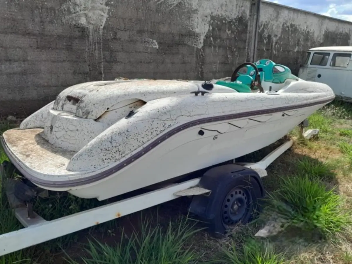 Lancha SEA a partir carros e caminhões no leilão da Justiça Federal