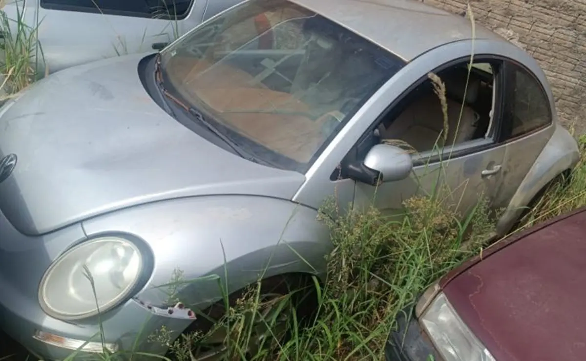 leilão de veículos do tráfico tem Beetle e Golf e motos