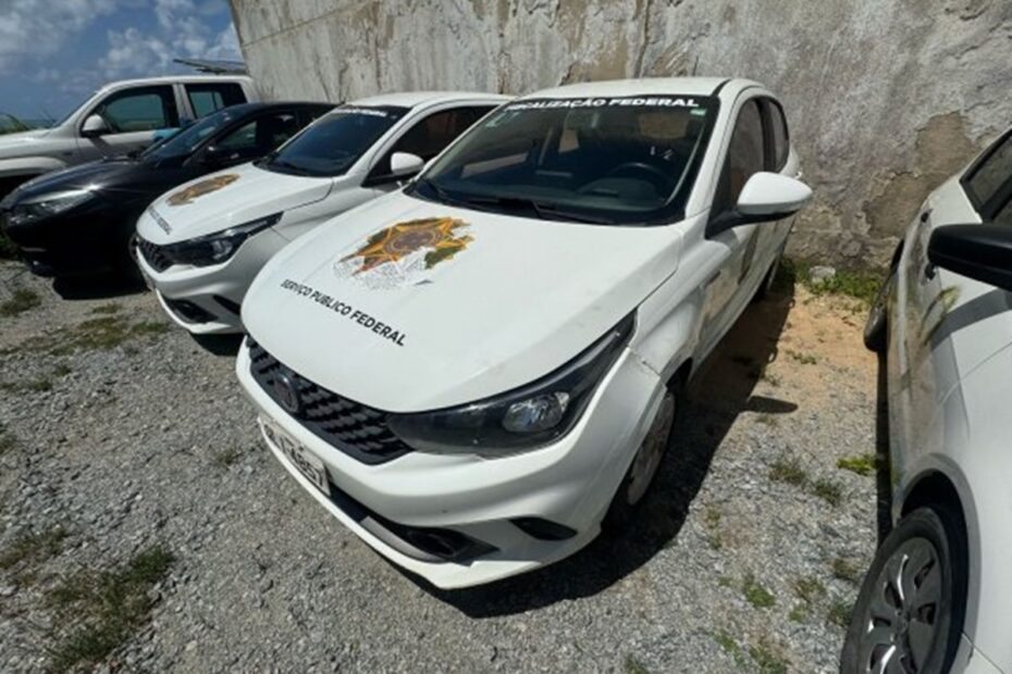 Leilão do CRAE tem caminhonetes e carro popular seminovos
