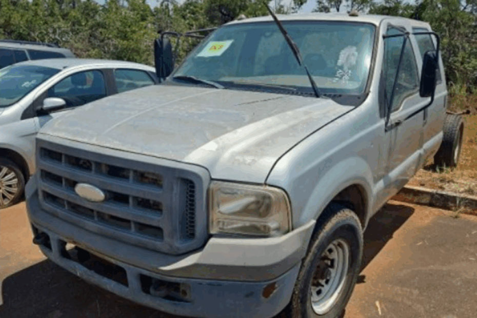Caminhões Ford F350 e Mercedes no leilão de Frota do Governo Estadual