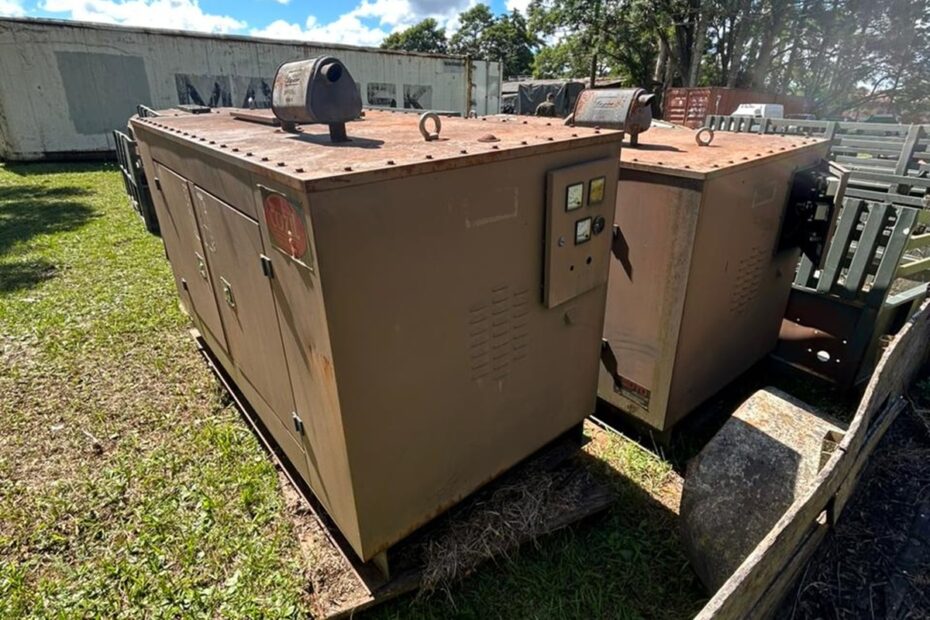 Leilão do Exército Gerador de Energia assim como Container e Veículos