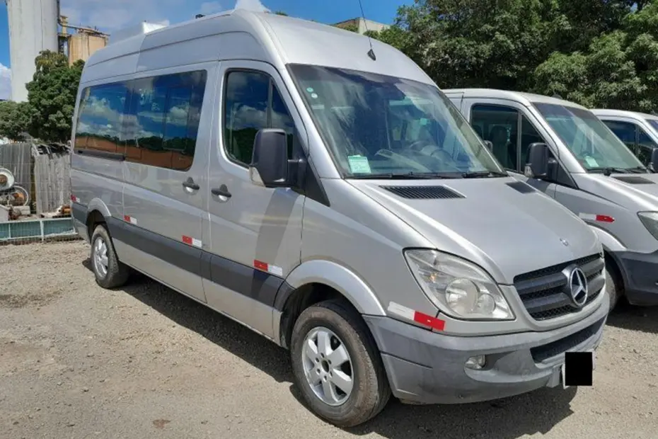 Leilão da Cenibra tem Sprinter, Tratores e Carros