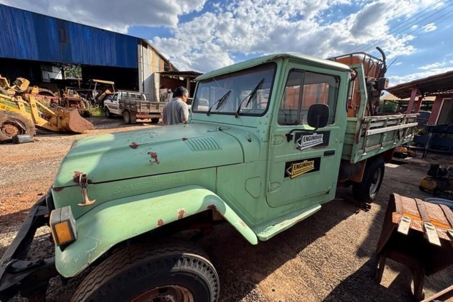 Leilão de Frota tem Toyota Bandeirante, Caminhões e Tratores