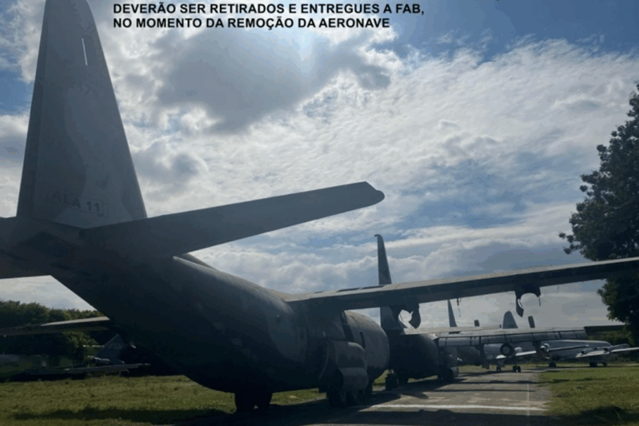 Avião e Helicopetero no Leilão da FAB