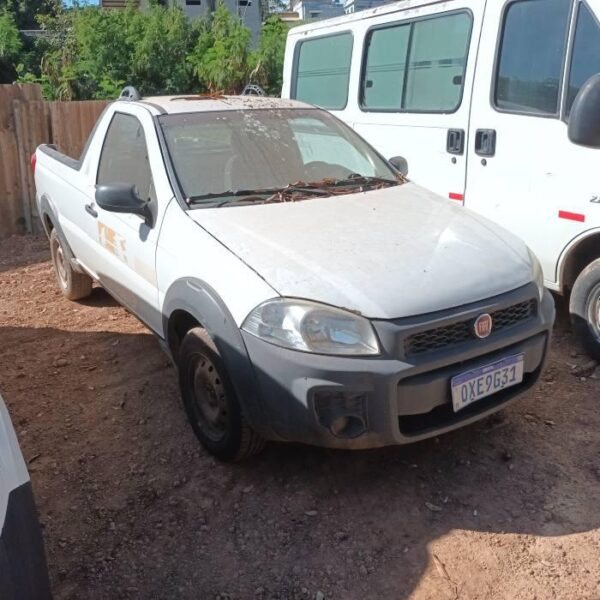Fiat Strada Working Leilão de Prefeitura tem carros, ônibus, Vans e Materiais