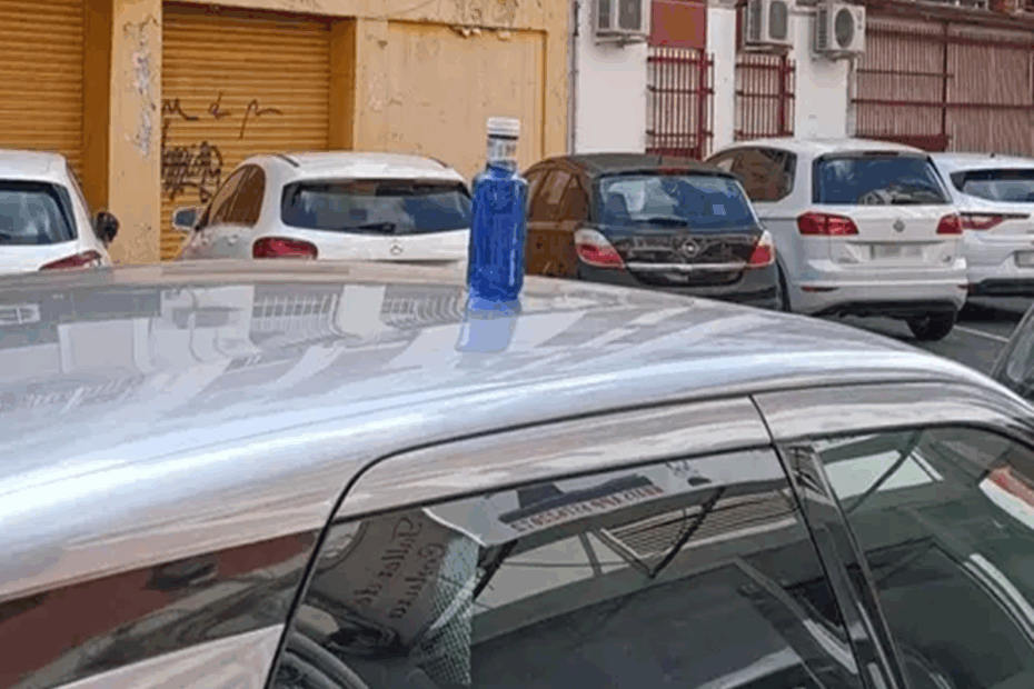 O Código Secreto da Garrafa no Teto do Carro