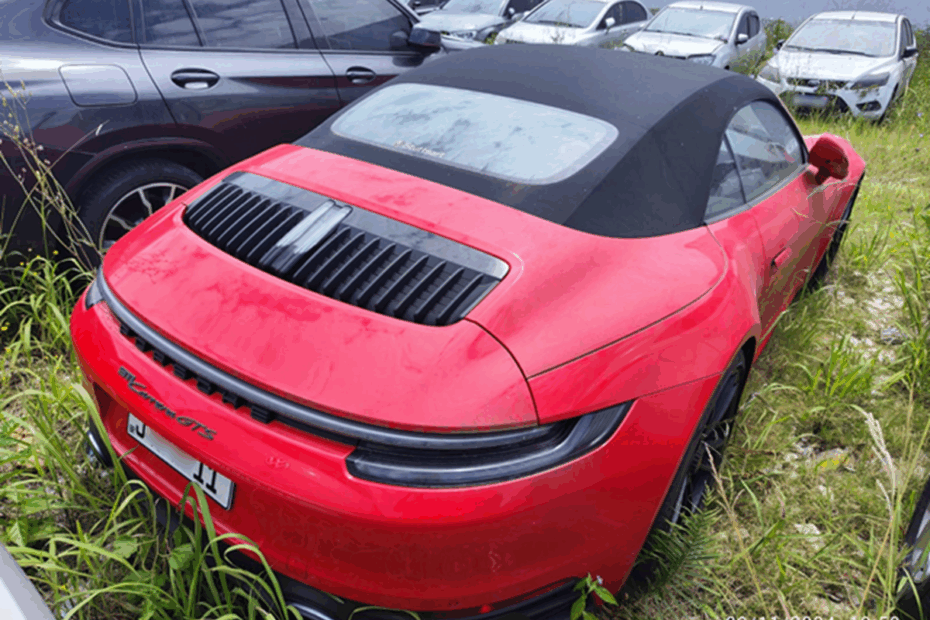 Leilão da Justiça Estadual tem carros de luxo como Porsche 911 GTS e motos