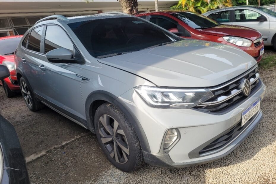 Leilão de veículos retomados de financiamento tem carros e SUVs de Luxo