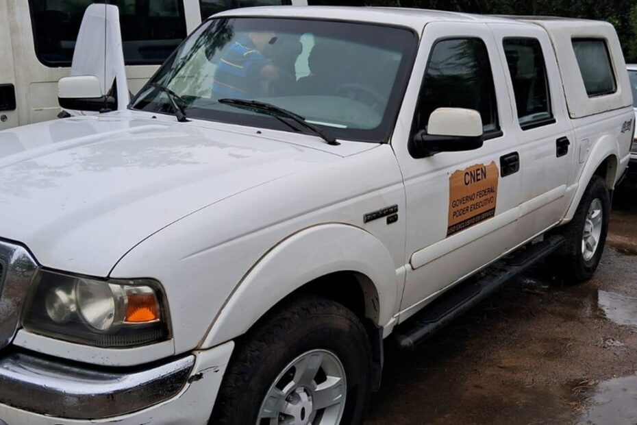 Leilão do Governo Federal tem Caminhonetes, Vans, Caminhões, Carros e materiais