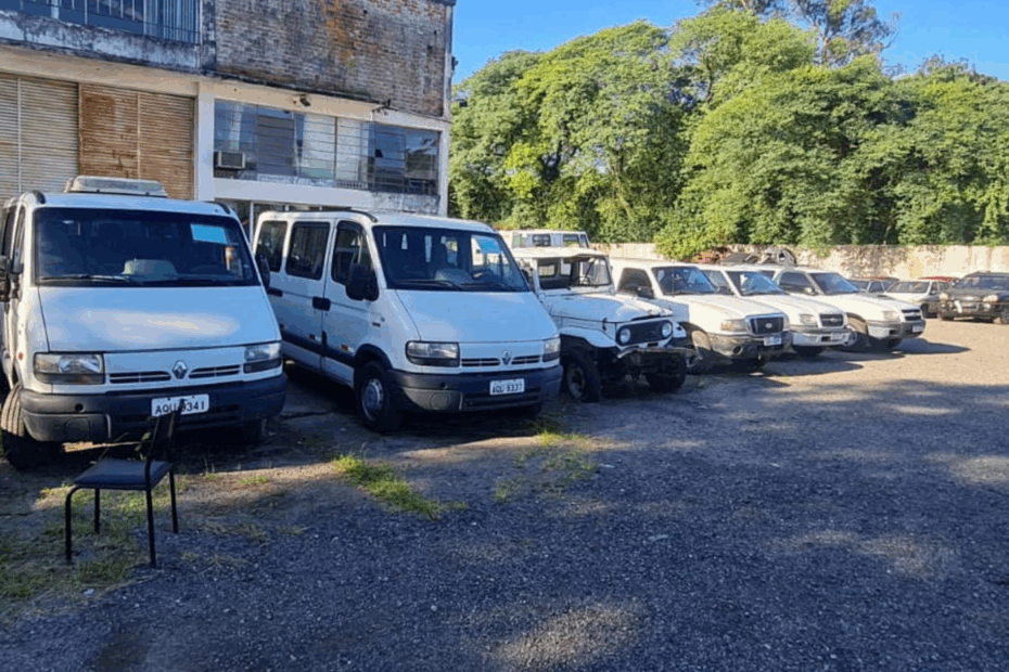 Leilão do Governo do Paraná tem Toyota Bandeirante, Parati “quadrada” e veículos