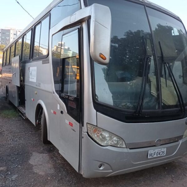 Ônibus VW Masca ROMA 350R Leilão de Prefeitura tem carros, ônibus, Vans e Materiais