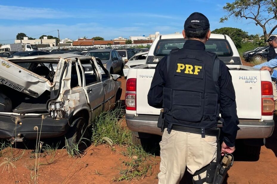 Leilão online da PRF oferece 370 veículos com documentação
