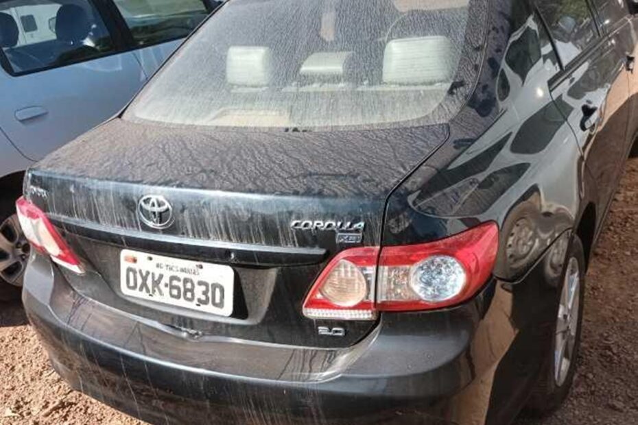 Toyota Corolla XEI Leilão de Prefeitura tem carros, ônibus, Vans e Materiais
