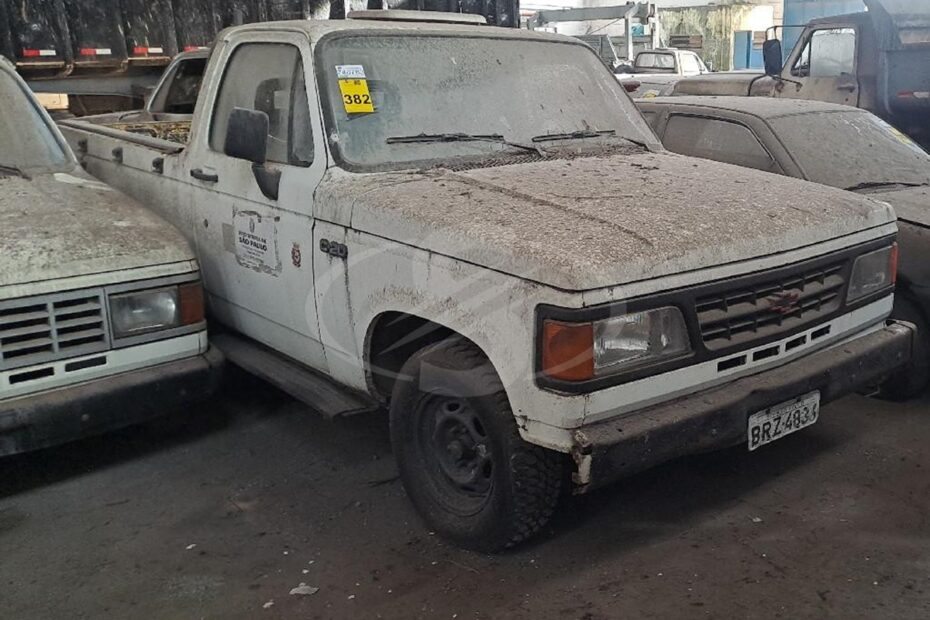 23 caminhonetes GM C20 e A20 a partir de R$ 1.700 no mega Leilão da Prefeitura de São Paulo