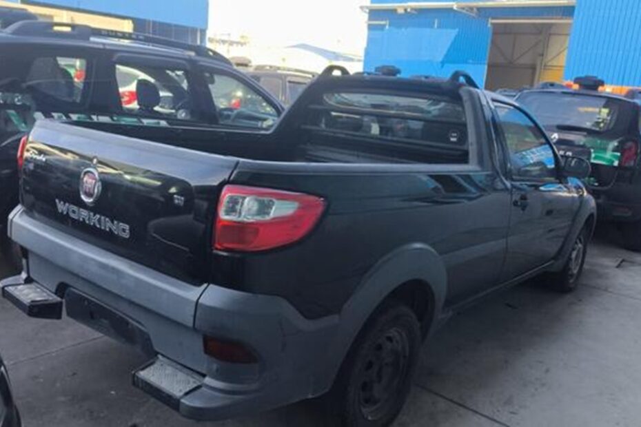 Carros popular e picape Strada mo leilão de viaturas da Polícia Civil
