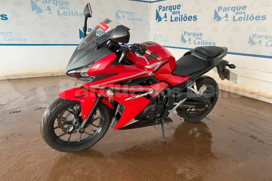 Carros de luxo e popular assim como motos no leilão de veículos retomados de finaciamento