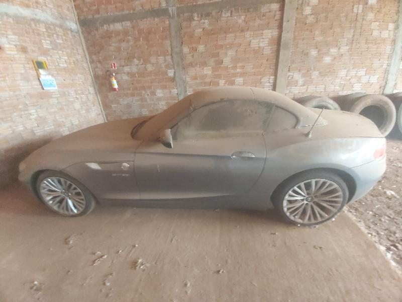Leilão da PRF tem motos e carros de luxo como BMW Z4 e Evoque
