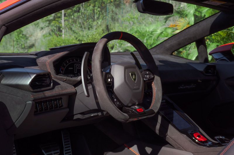 Leilão de Lamborghini apreendida em esquema de rifas ilegais começa com lance