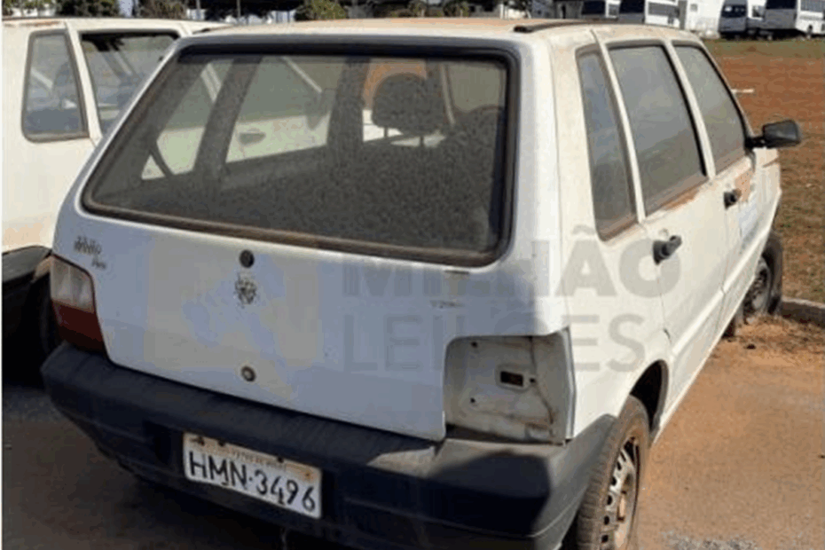 Leilão de veículos de prefeitura co 186 lotes tem picapes e carro popula