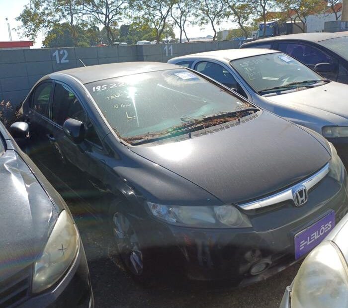 Leilão do Detran tem Civic, Saveiro Supersurf, Azera e outros carros