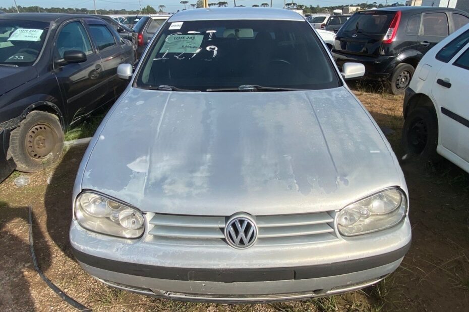 Volkswagen Golf, Parati surf e outros carros no leilão de frota do governo estadual
