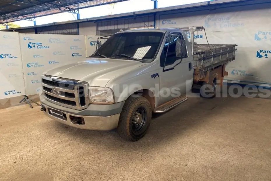 caminhão ford f350 Leilão de Veículos retomados de finciamento