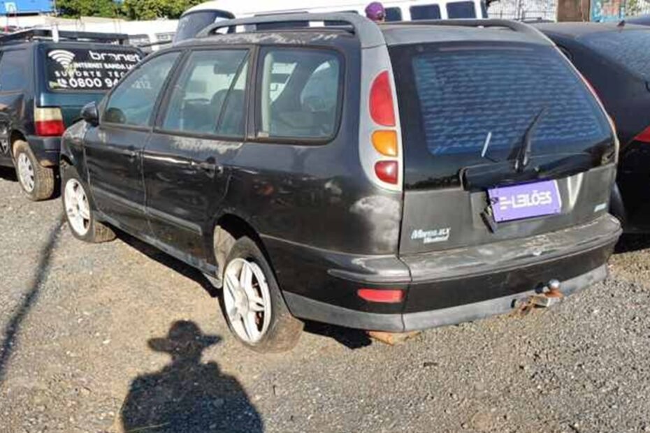Carros classicos da decada de 90 como Kadette, Escort e Marea a partir de R$ 478 no leilão de Trânsito
