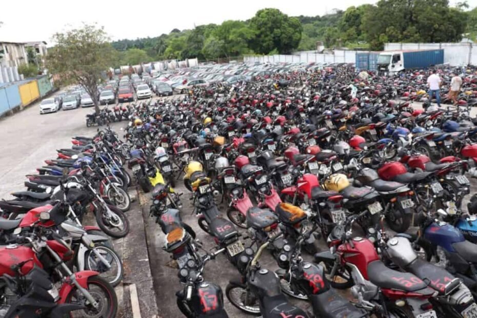 Carros a partir de R$ 2,1 mil Detran-SP leiloa 1,2 mil veículos e sucatas em Caieiras