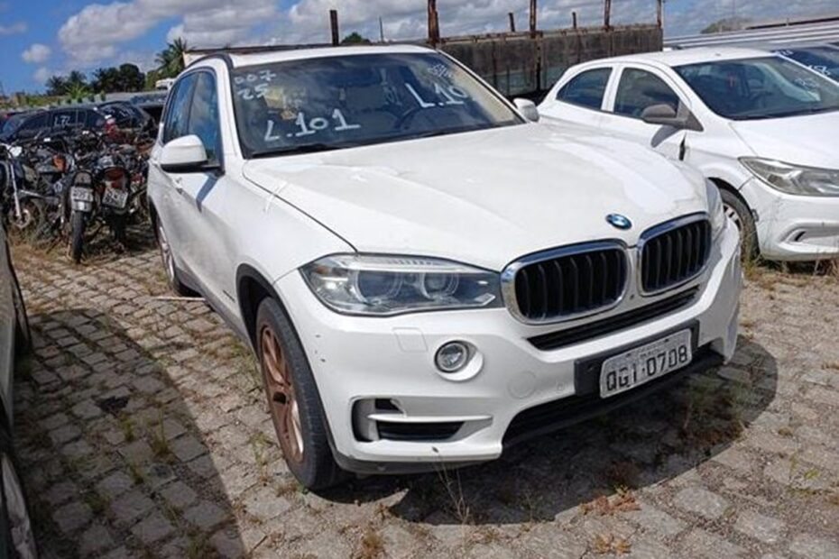 Detran do RN realiza leilão online com BMW, motos