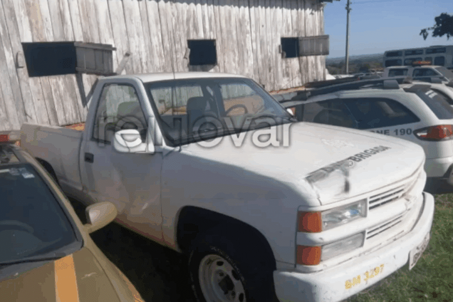 Leilão da Brigada Militar tem caminhontes GM Silverado, Hilux e Ranger