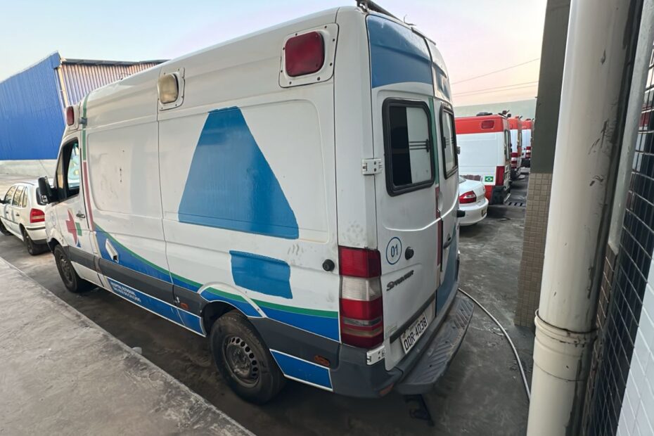 Leilão de Ambulâncias tem Sprinter e outros furgão