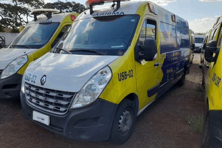 Leilão de empresa de Resgate tem 8 Renaut Master Ambulância