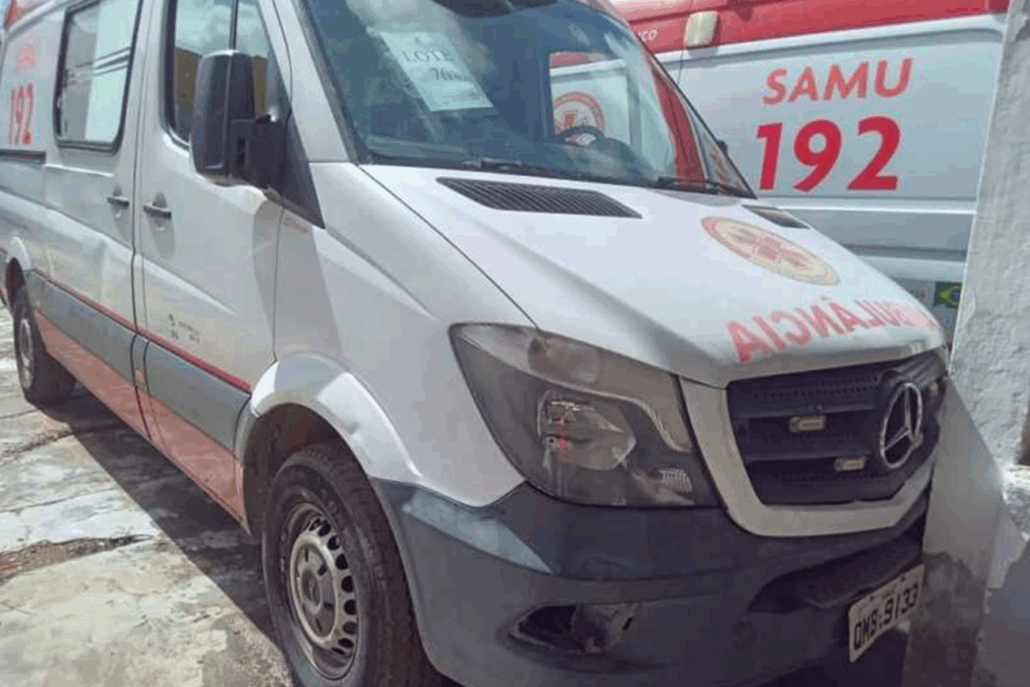Leilão de frota do governo tem vans como Sprinter e micro-ônibus