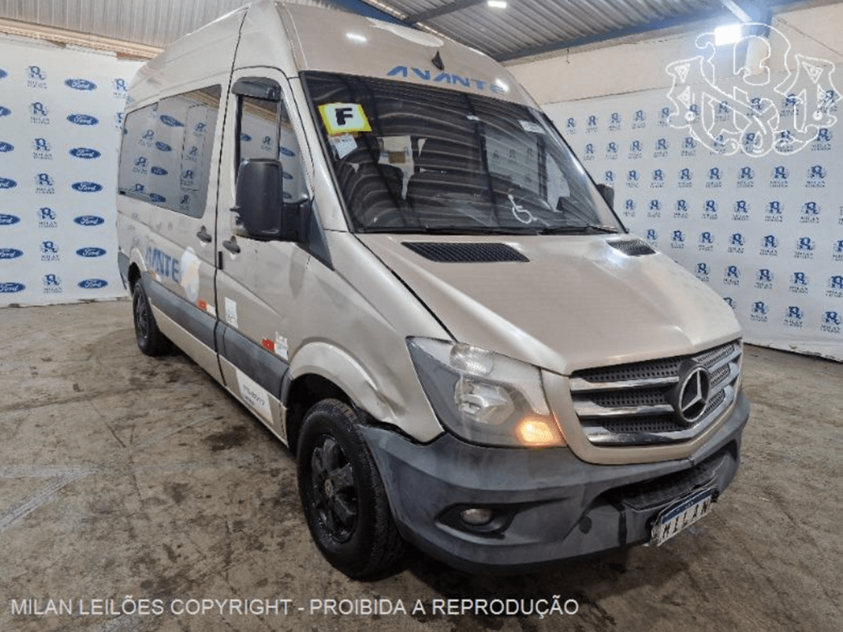 Leilão de veículos retomados de finaciamento tem carros, motos e van em ate 12x no cartão de credito