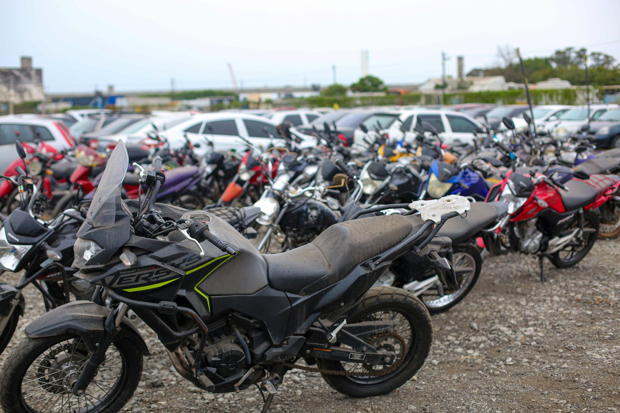 Leilão do Detran-SP em Caieiras oferece carros e motos