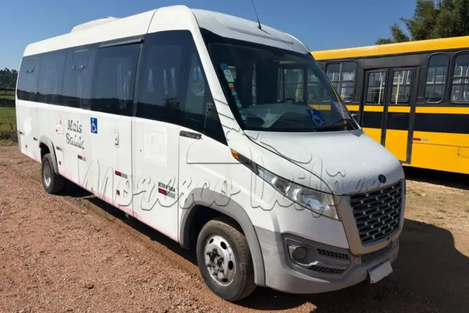 Leilão de Prefeitura tem carros de luxo, popular, furgão e caminhões