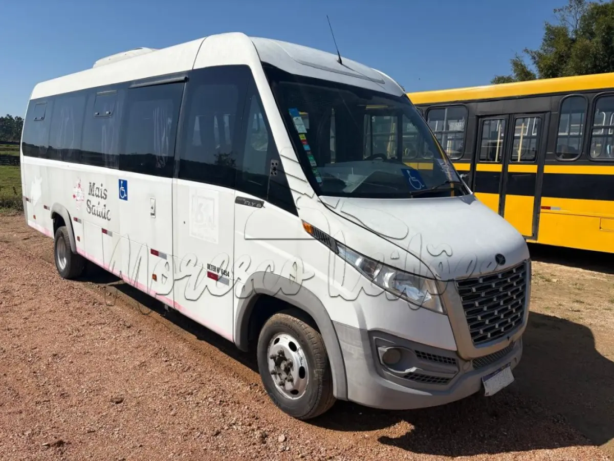 Leilão de Prefeitura tem carros de luxo, popular, furgão e caminhões