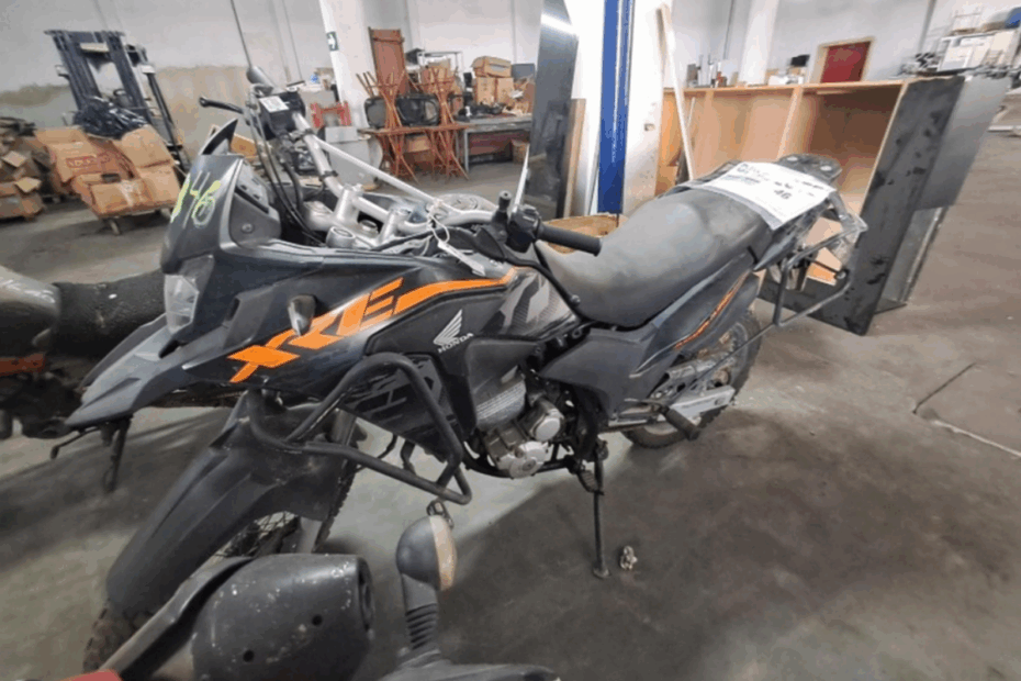 Motos BMW G310 a partir de mil Reais, Honda XRE e Biz no leilão de Trânsito