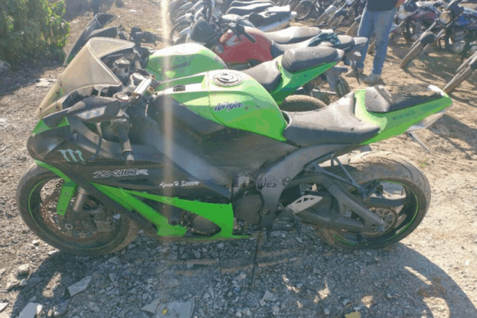 Motos Kawazaki Ninja motos no leilão do Detran
