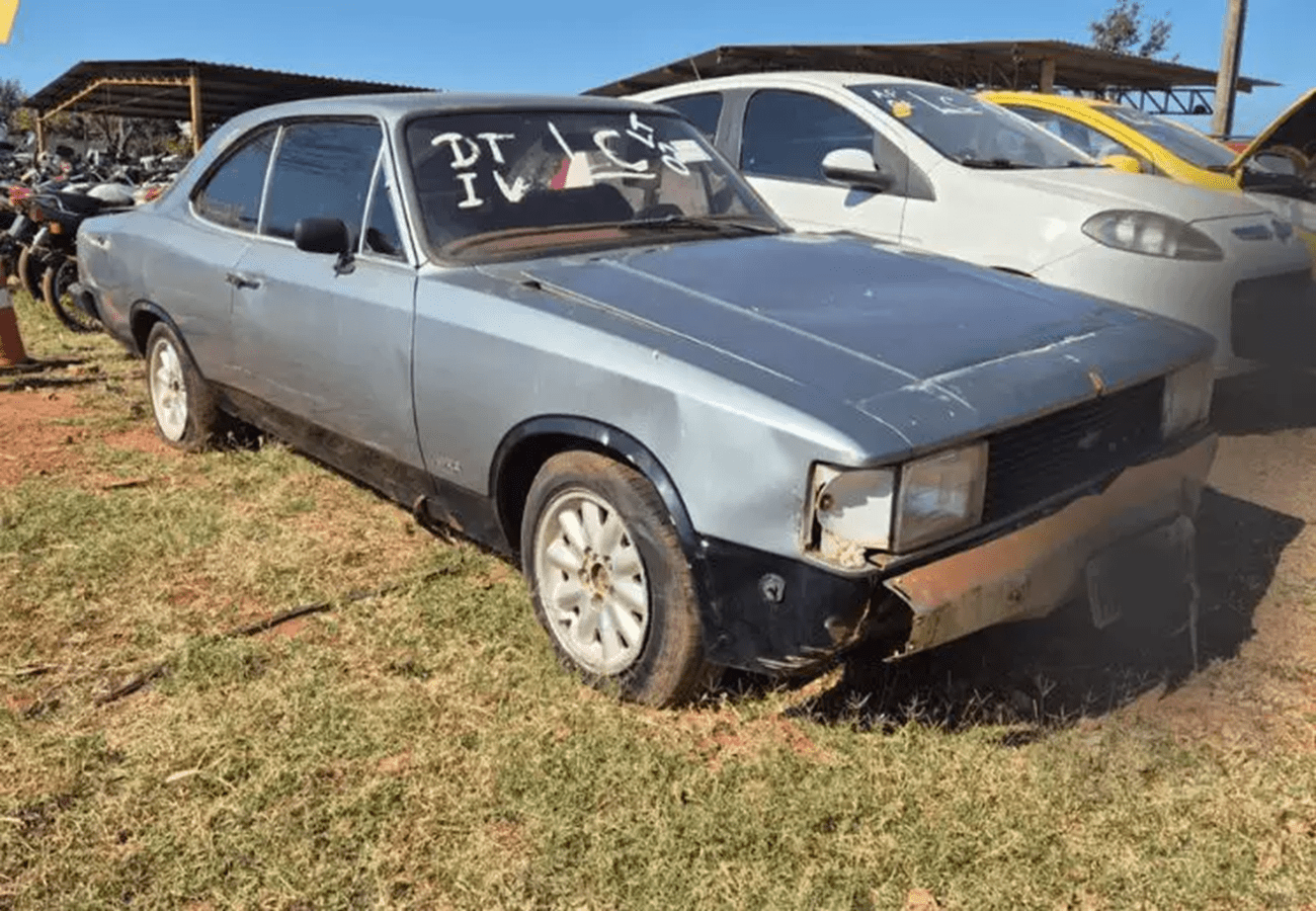 Opala 1980 é destaque em leilão do Detran