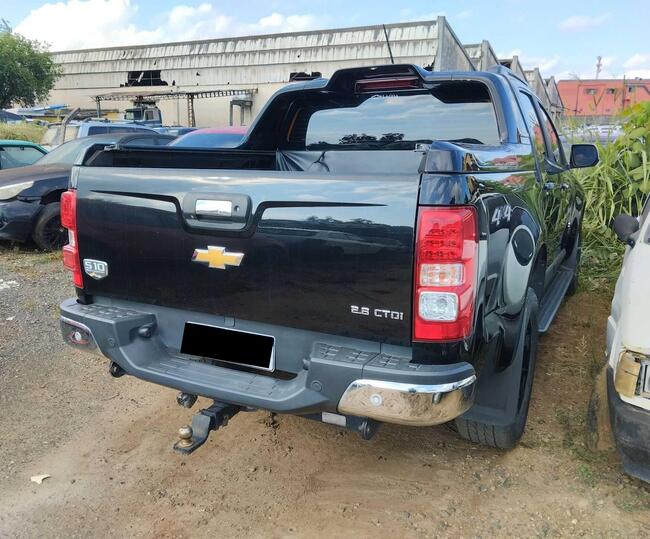 Caminhões, Caminhonetes e SUV 4x4 no leilão do DER