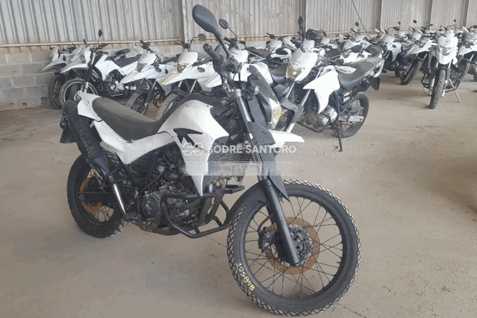 motos Honda XRE e Yamaha XT 660R no leilão de viaturas da Polícia Militar