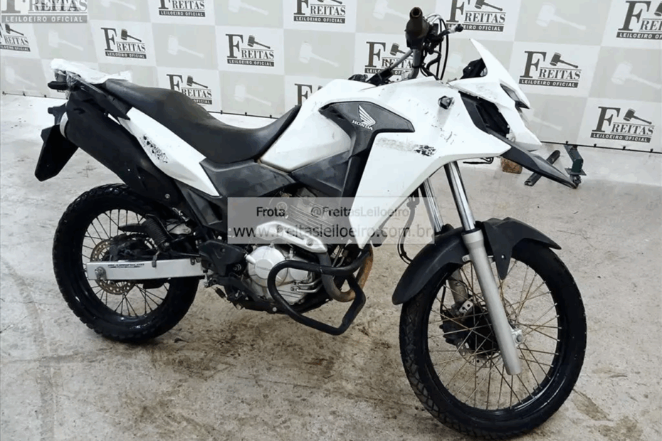114 Motos honda XRE 300 e Falcon a partir de R$ 3.600 no Leilão de Frota da Polícia Militar de São Paulo