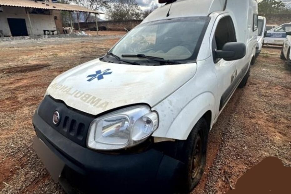 Leilão de Prefeitura em Minas Gerais tem Kombi, Fiorino Furgão e Doblo por R$ 100