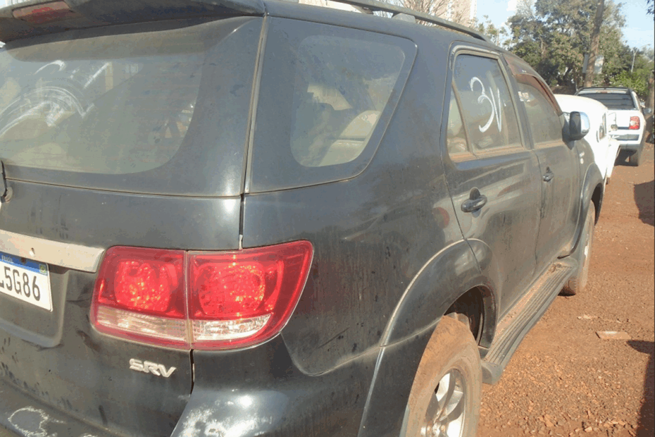 A Receita Federal realiza leilão com caminhonetes Toyota Hilux, Ranger, Saveiro Cross