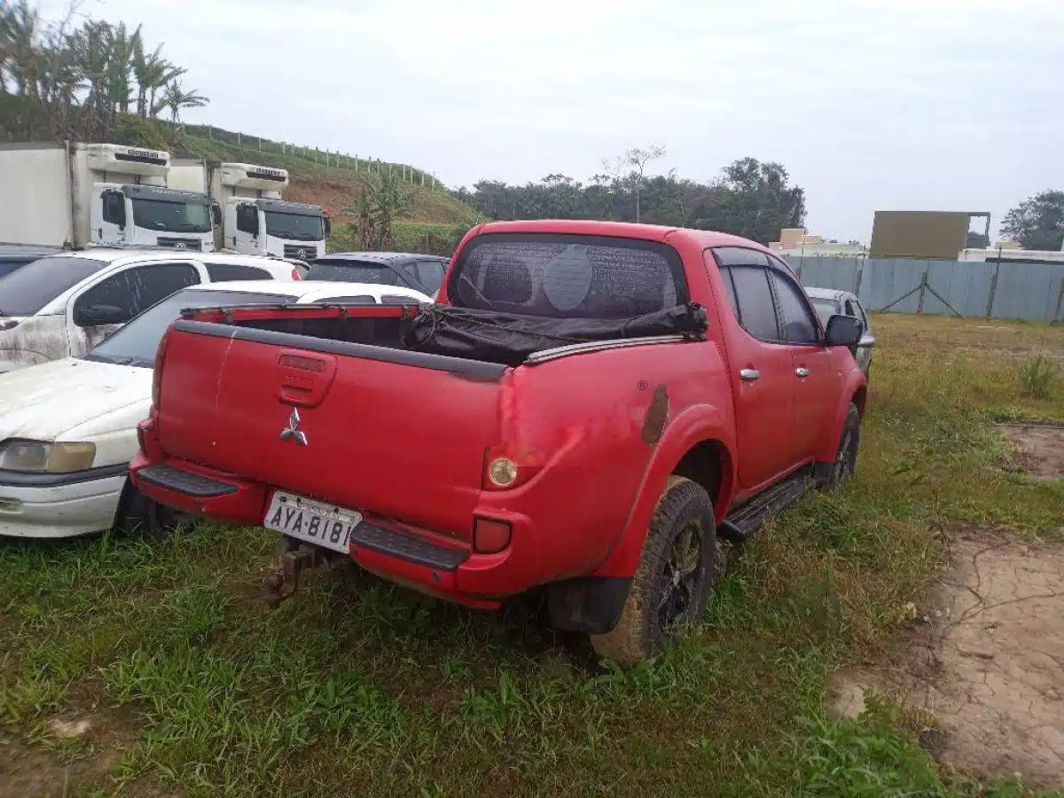 Caminhonetes, caminhões e Picapes leilão detran