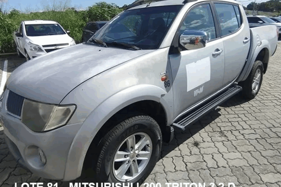 Leilão da Petrobras tem 30 caminhonetes L200 Triton, GM S10 e Onix