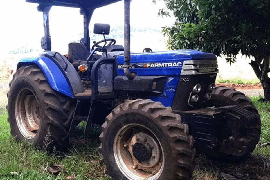 Leilão de Prefeitura no Interior do Paraná tem Kombi, Van, Tartor e Roçadeiras